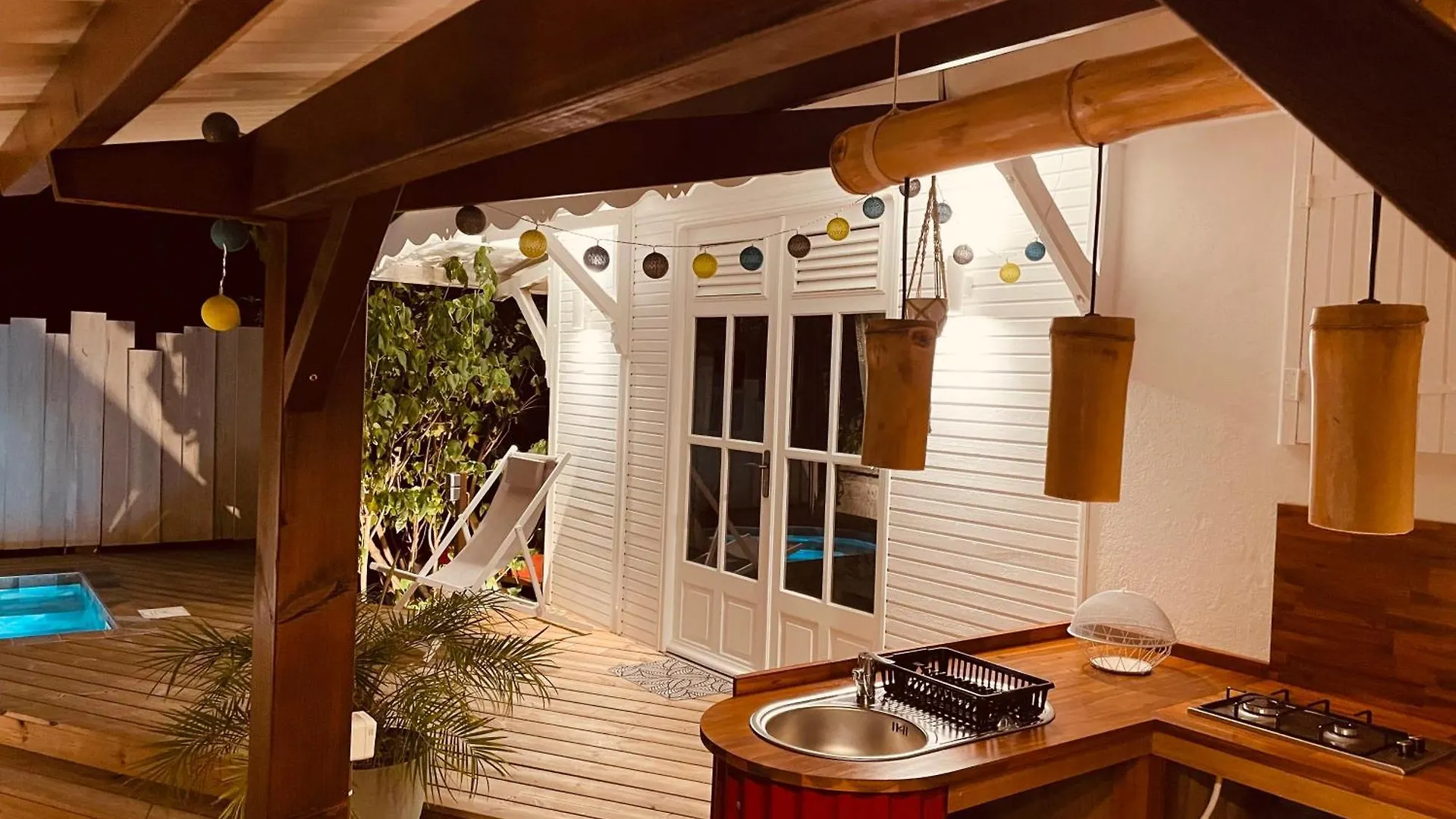 Les Coulirooms - Suite Avec Jacuzzi Et Grande Terrasse Sainte-Anne  Apartament Sainte-Anne (Grande-Terre)