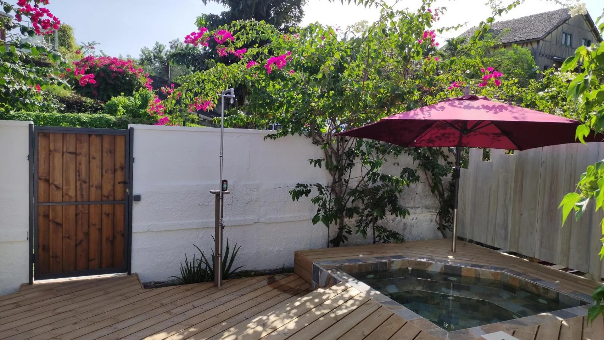 Les Coulirooms - Suite Avec Jacuzzi Et Grande Terrasse Sainte-Anne  0*, Sainte-Anne (Grande-Terre)
