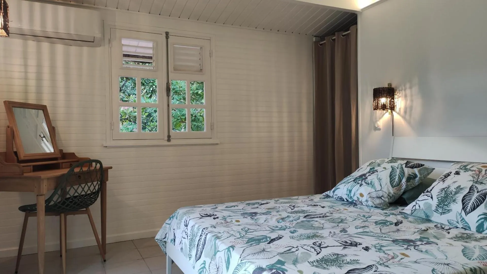 Apartament Les Coulirooms - Suite Avec Jacuzzi Et Grande Terrasse Sainte-Anne