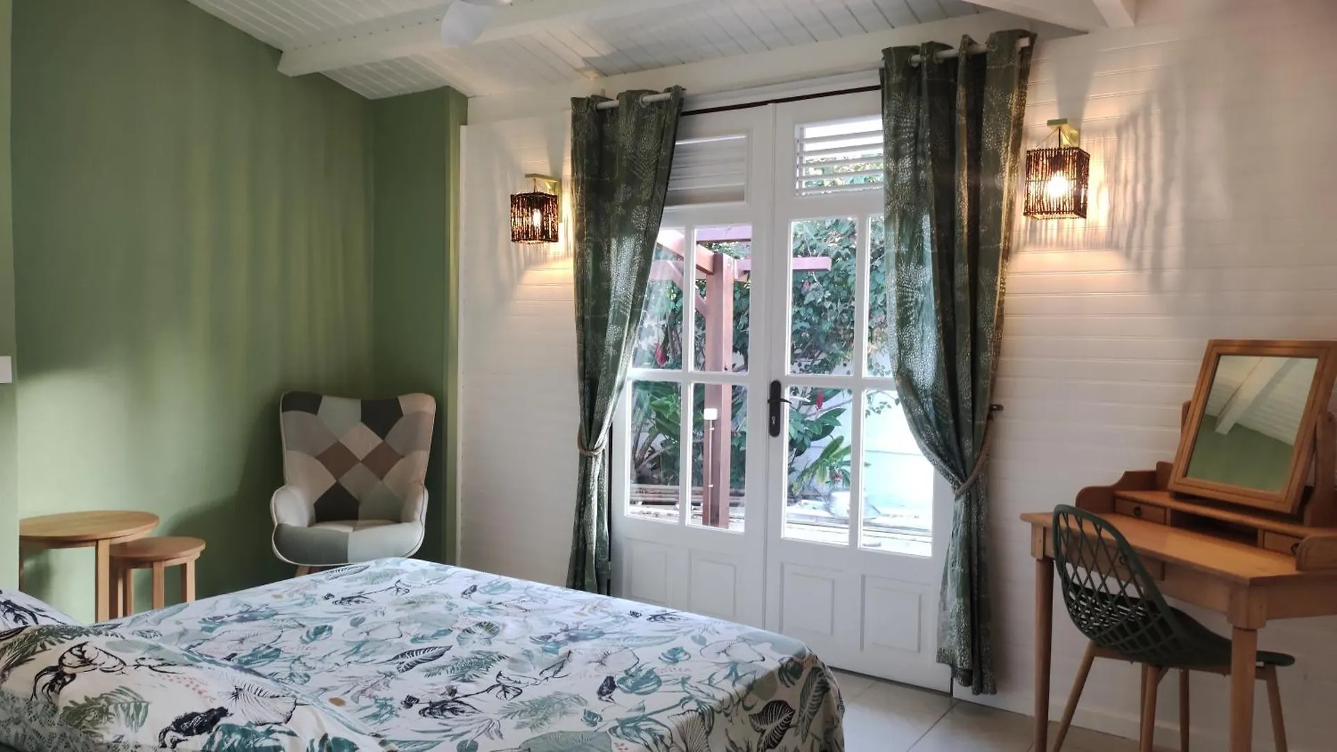 Les Coulirooms - Suite Avec Jacuzzi Et Grande Terrasse Sainte-Anne  Gwadelupa